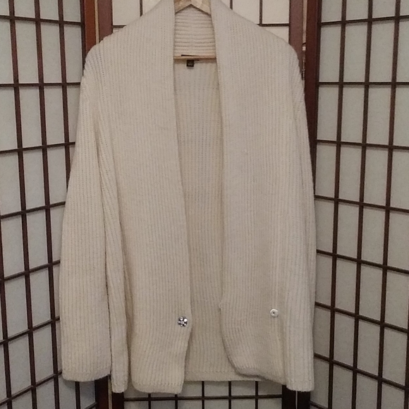 Ann Taylor Cardi - Picture 3 of 9